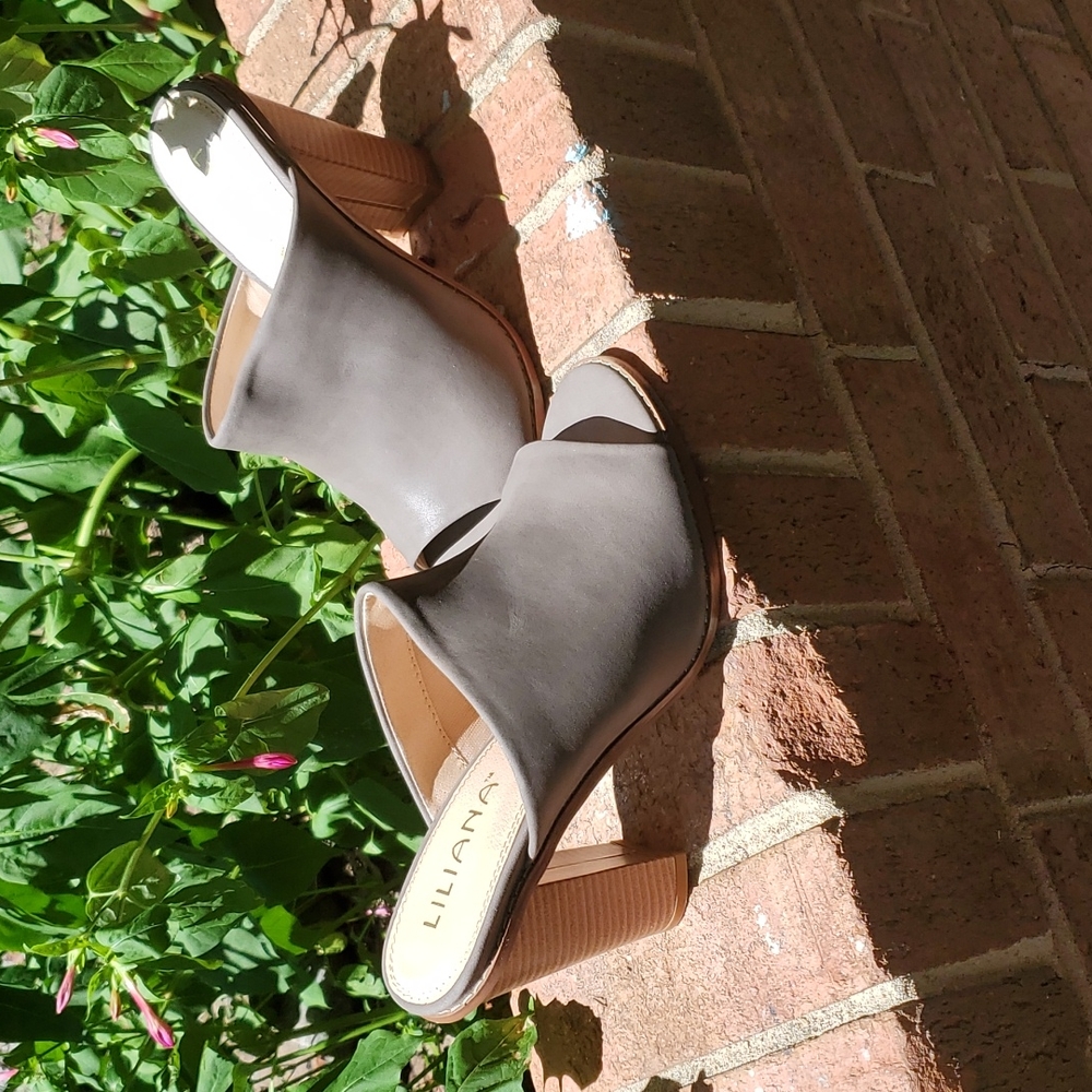 Wood heel mules - sz 9 - Picture 2 of 8